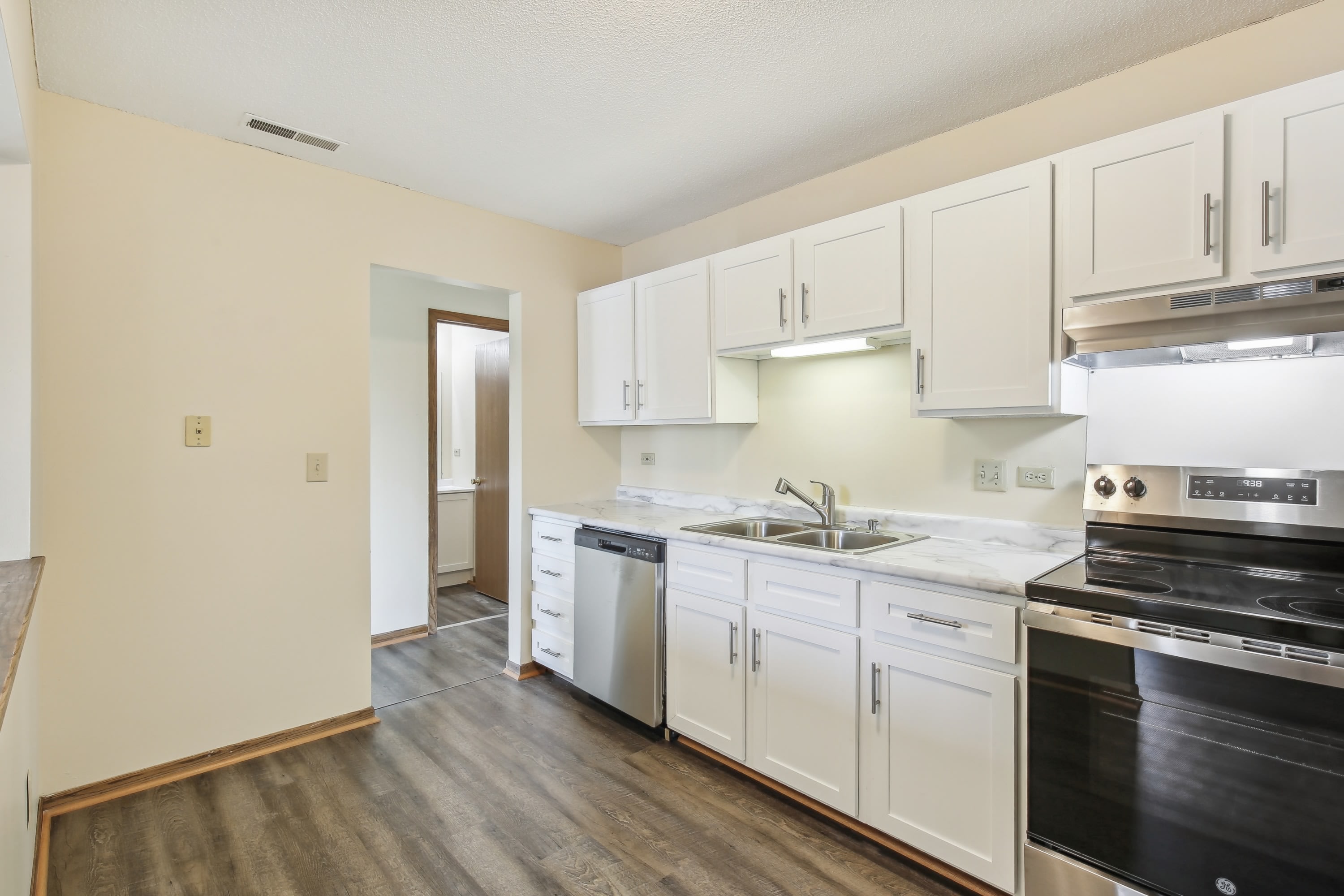 13336 Parkwood Dr # 219 – photo 5