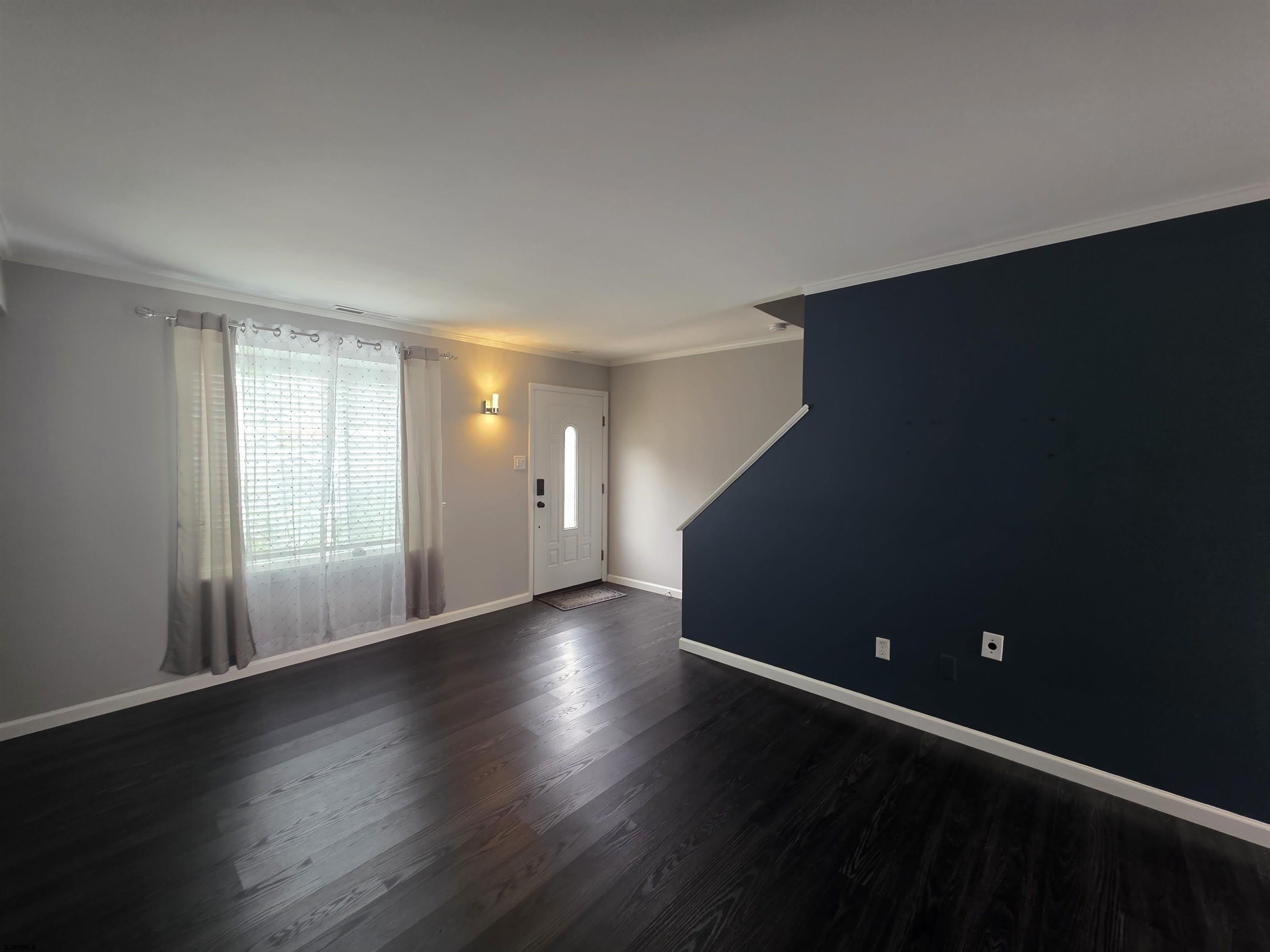 2425 Arbor Ct – photo 2