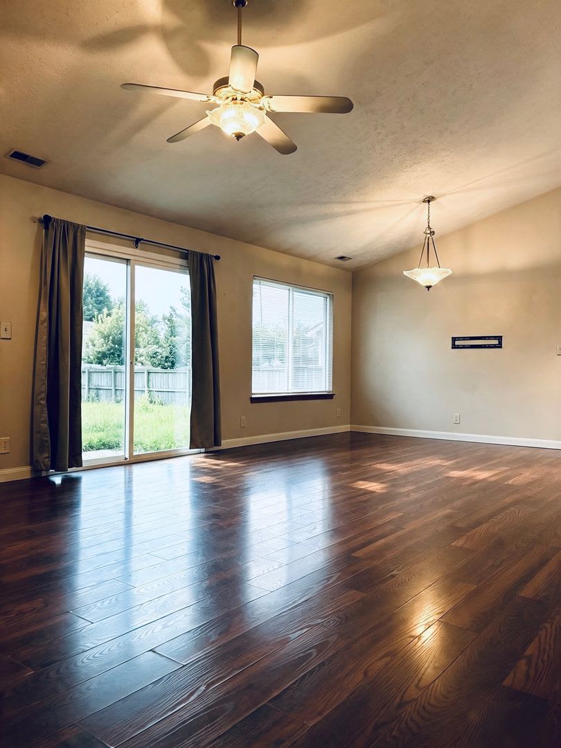 Welcome To 4327 Hadley Ct – photo 3