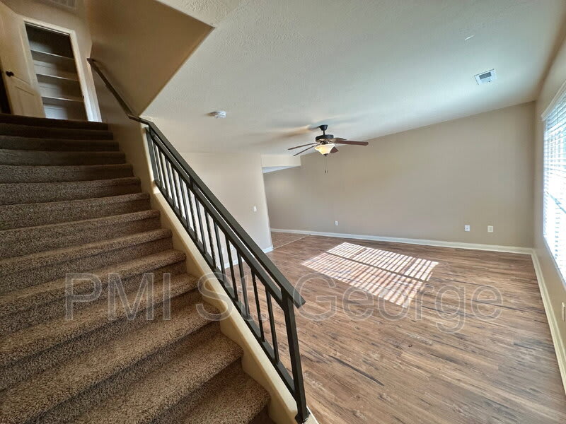 340 W 1425 N – photo 3