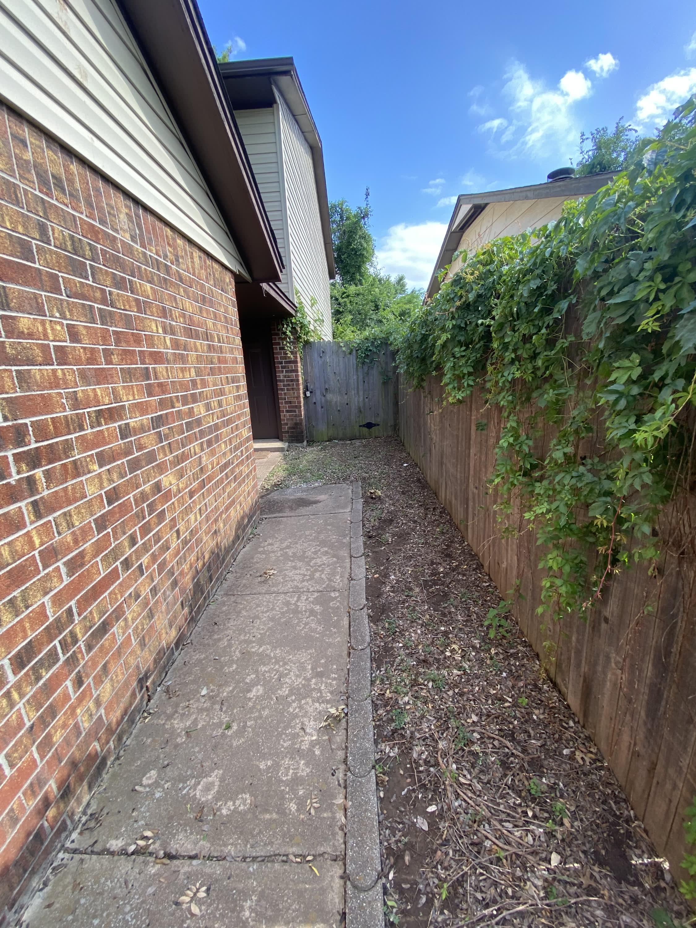 1332 Eastgate Drive 1 – photo 2