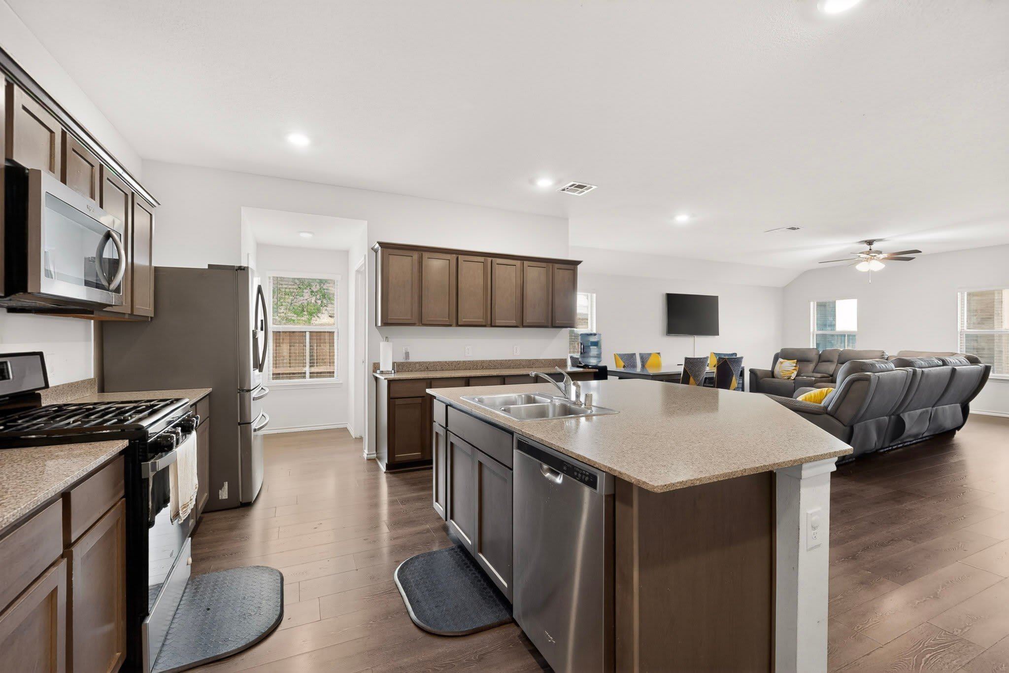 1114 Emerald Gate Drive – photo 3