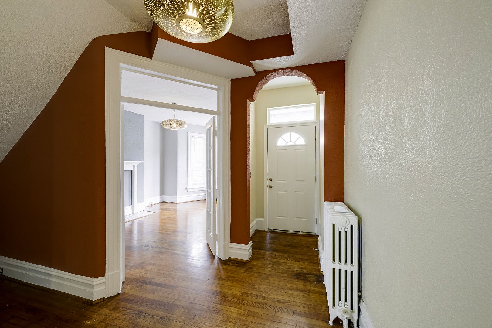 Large 6 BR 4.5 Bath Townhome in Columbia Heights – photo 4