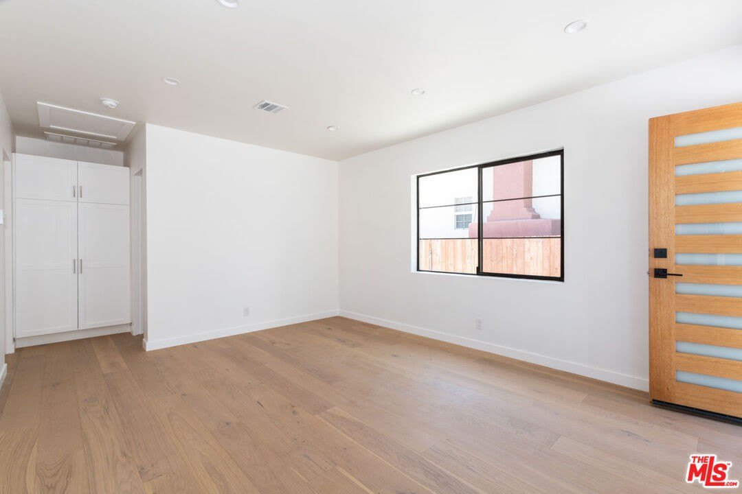 3304 1 2 Casitas Ave – photo 4