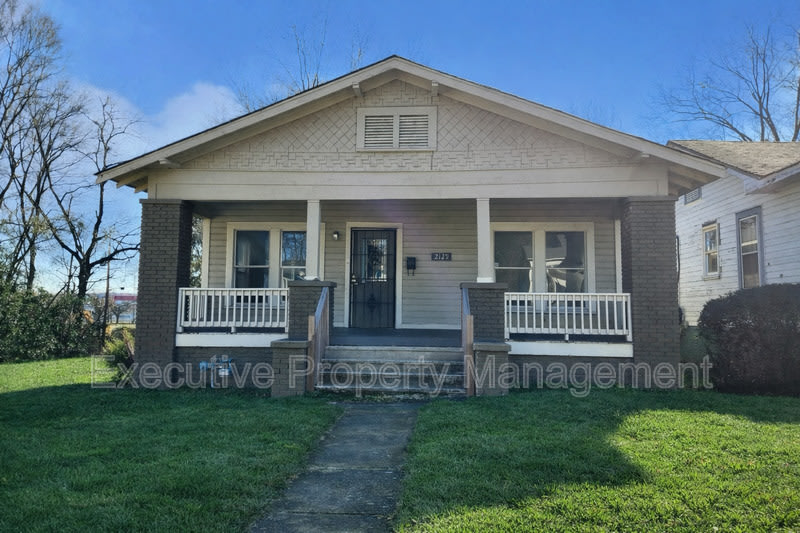 2129 30th Place – photo 1