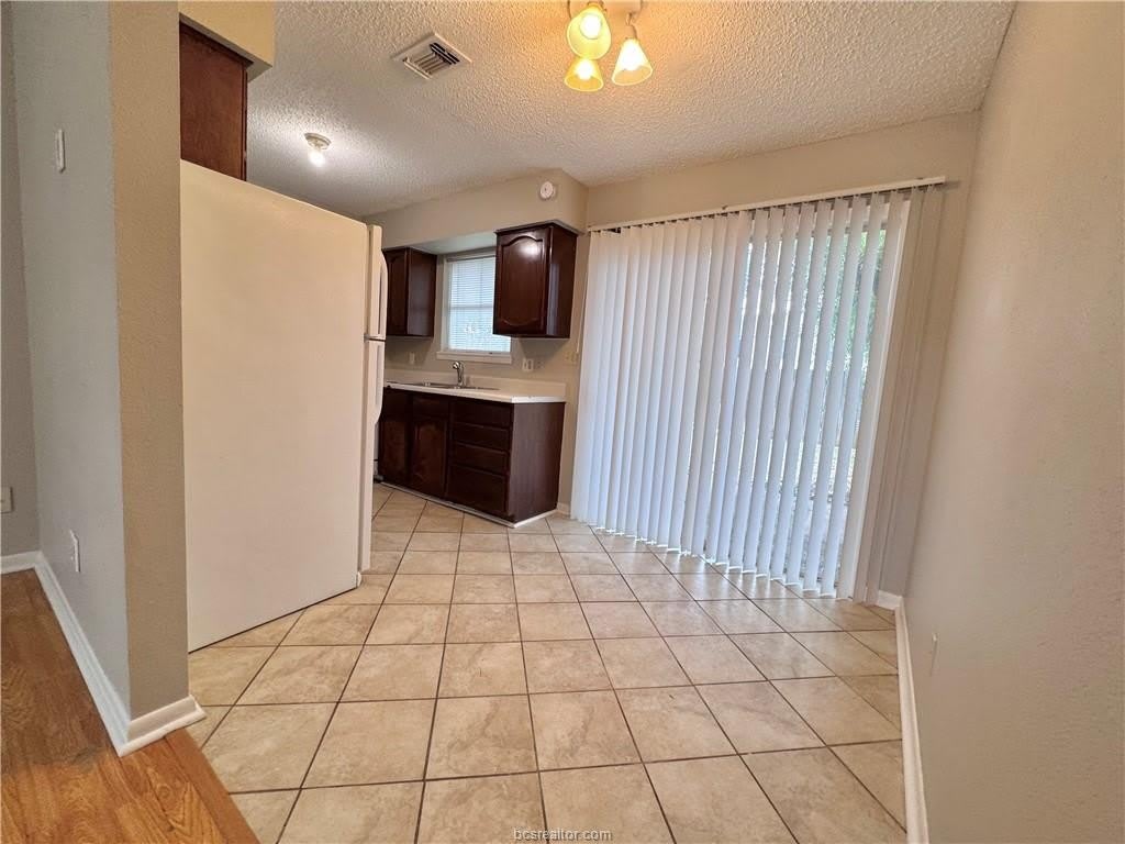 1529 Hillside Drive – photo 5