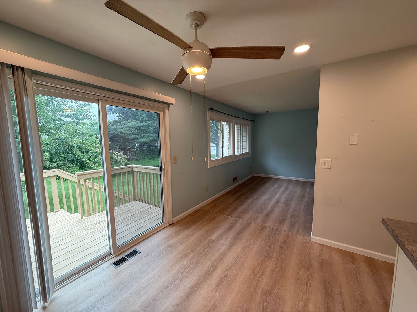 Updated Townhome in Coon Rapids!! 3bed/2bath – photo 4