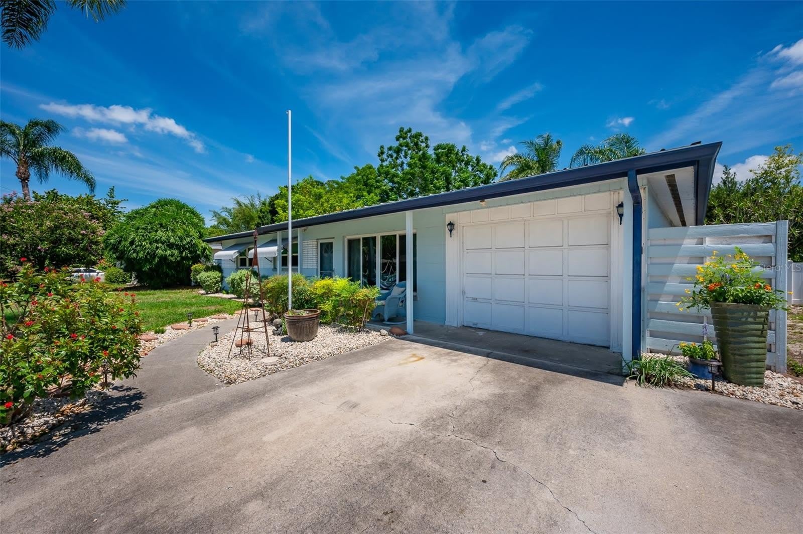 3801 HELENE Street – photo 5