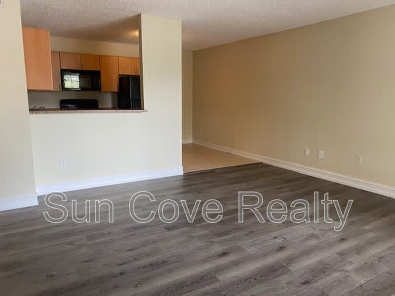 21027 Voyager Blvd – photo 2