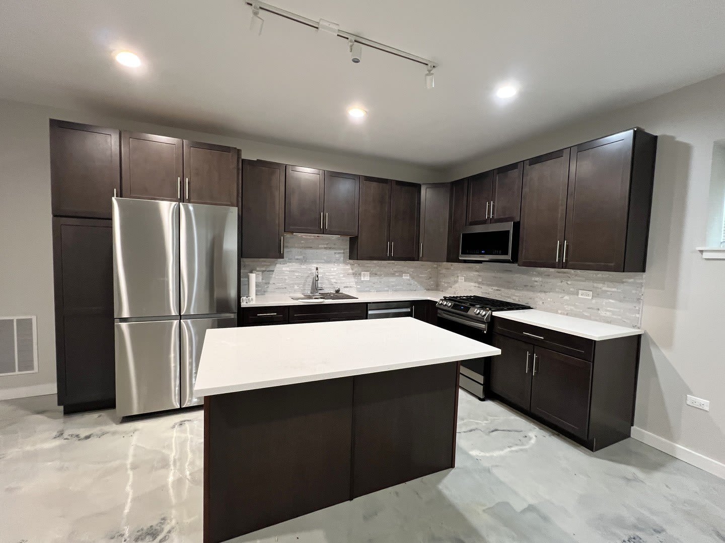 4853 W Nelson Street – photo 3