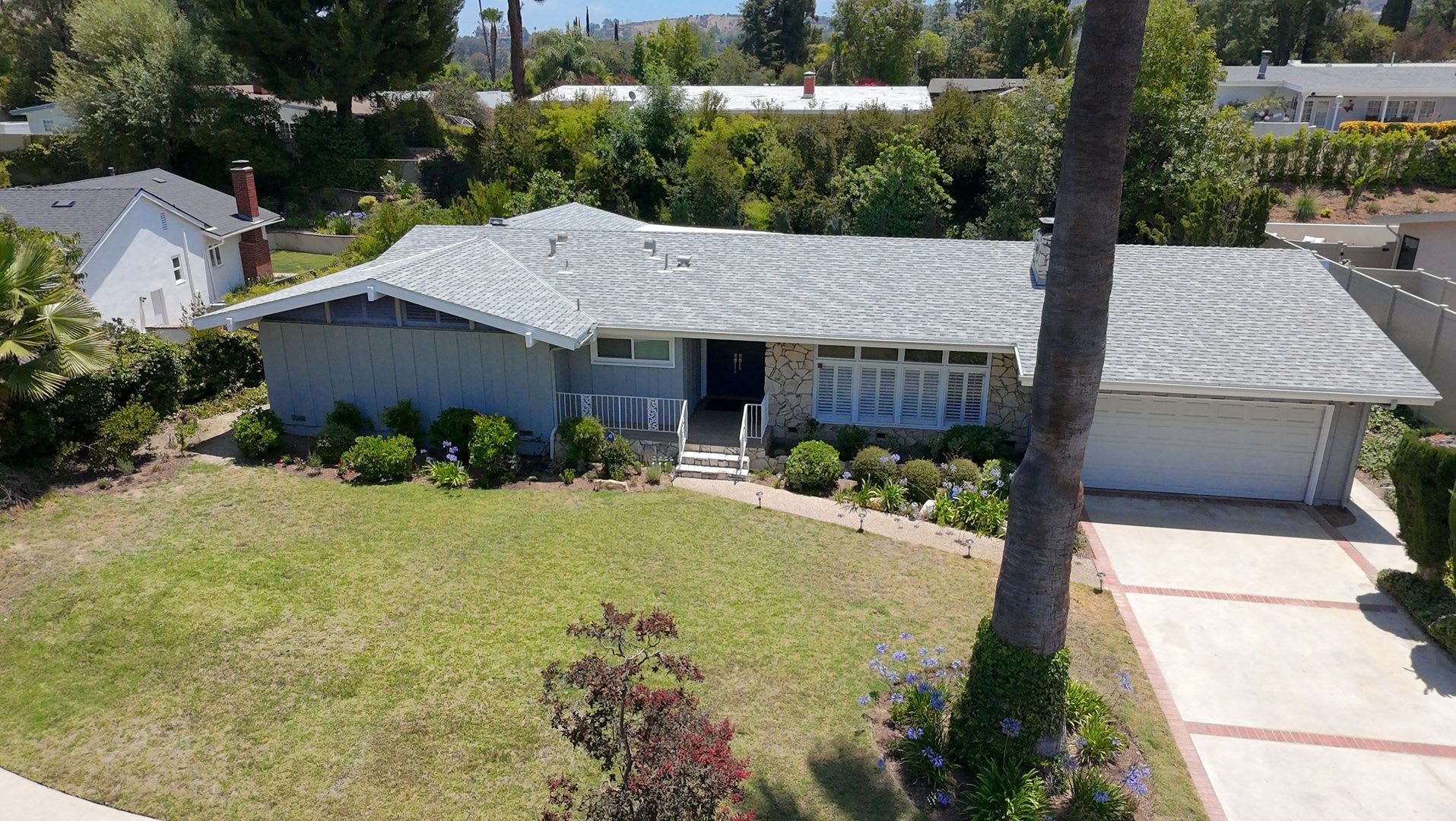 Beautiful One Level, 3 Bedroom, 3 Bathroom Tarzana Pool Home for Lease! – photo 2