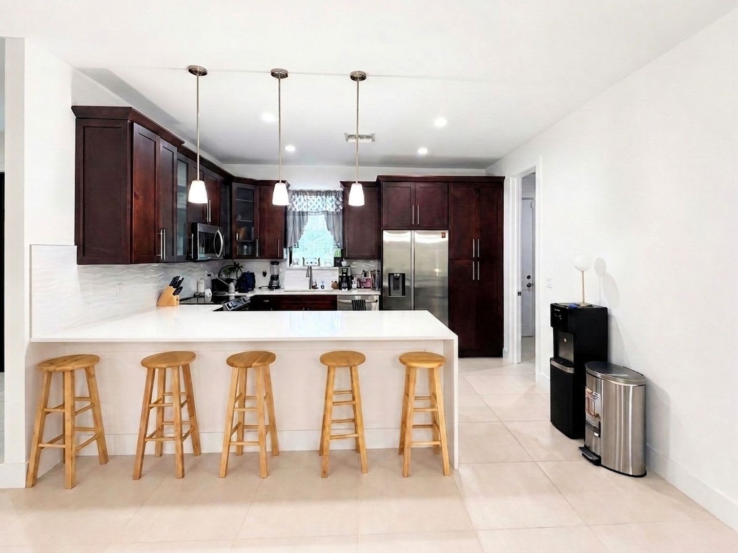 Modern 3-Bedroom Rental on 1.59 Acres in Golden Gate Estates – photo 3