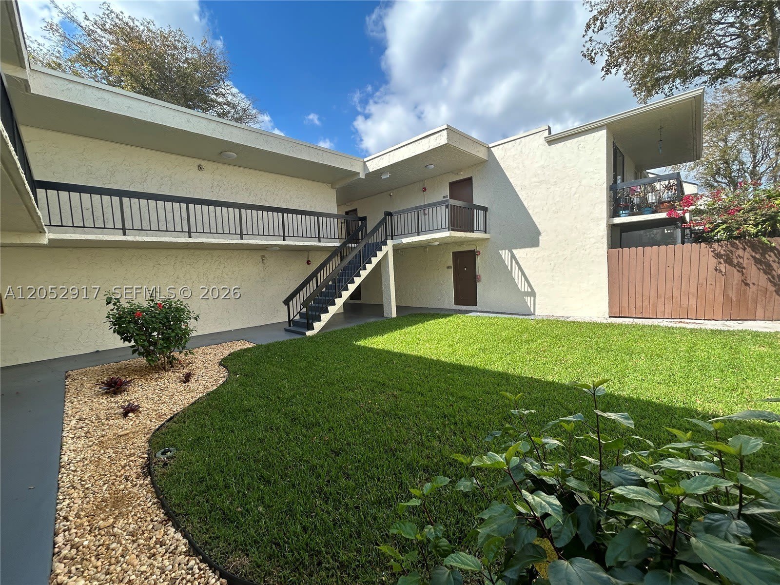8311 SW 142nd Ave – photo 3