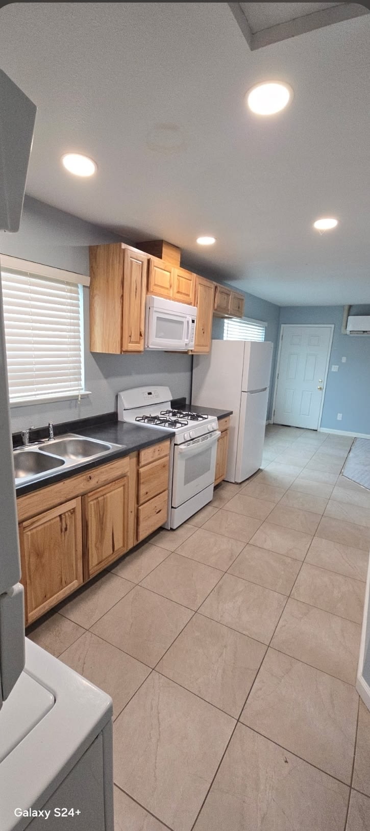 419 North Sierra Avenue – photo 2