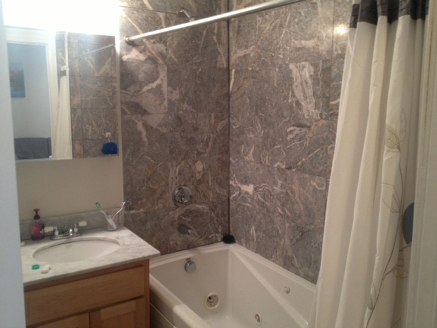 Charming 3 Bedroom-No Broker Fee – photo 4