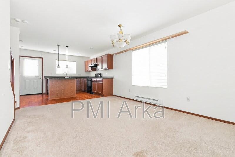 11048 Elliston Way NE – photo 5