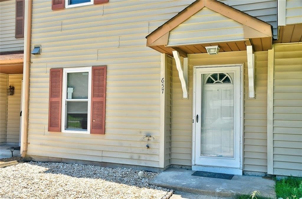 657 Aubrey Drive – photo 2