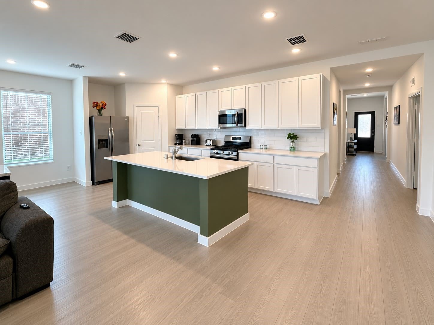 14184 hammersmith Street – photo 2