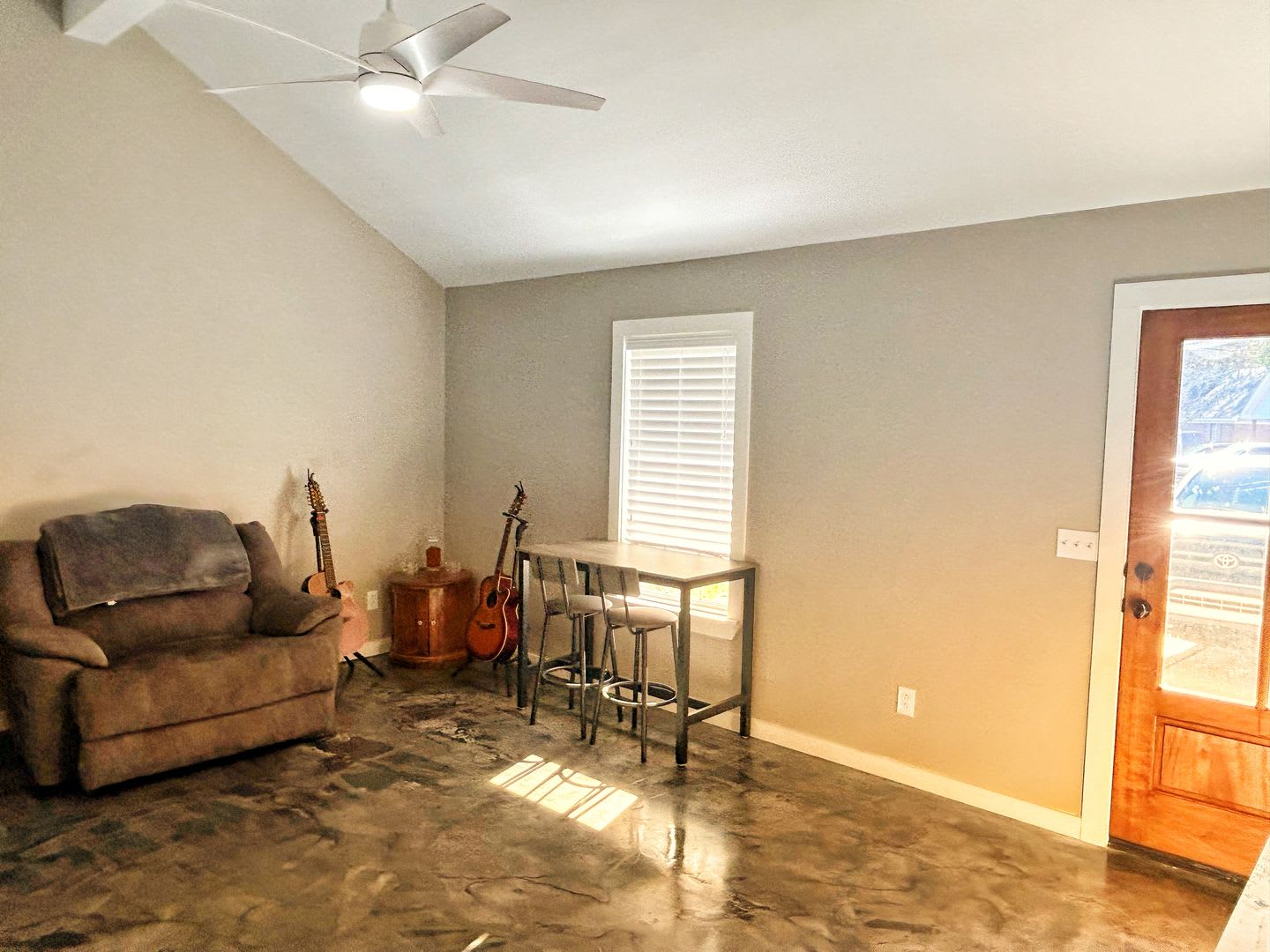 3 Bed 3 5 Bath In South Grove – photo 3