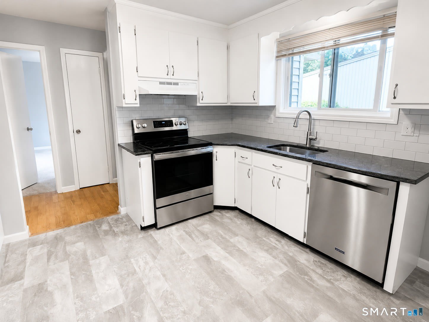 501 Summer Hill Drive – photo 4