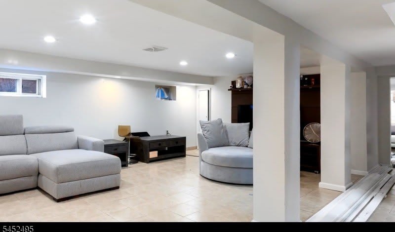 33 Johnson Ave – photo 5