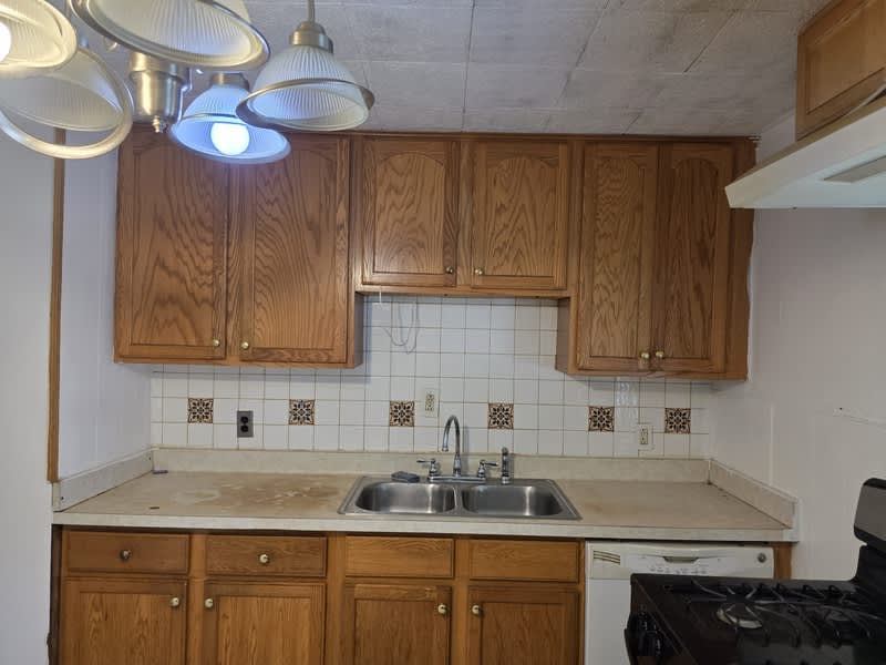 141 Leroy Avenue – photo 4