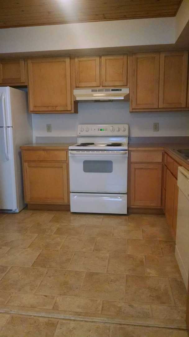 3 Bedroom, Spacious Townhome- Available July 2026! – photo 2