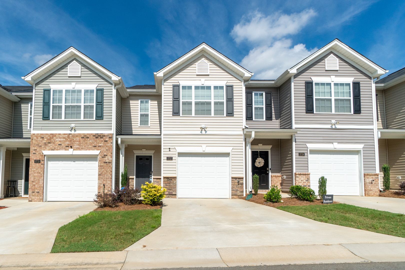 Townhome in a great location! – photo 3
