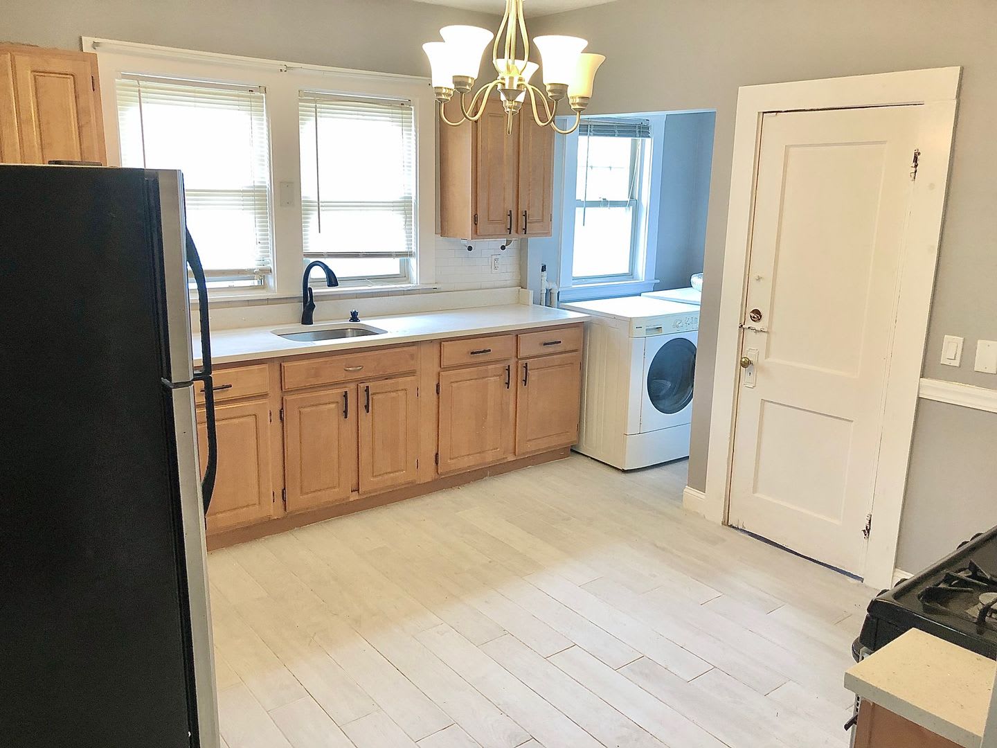 Rare Find! WILL NOT LAST 2 BED Plus office Great Location! – photo 2