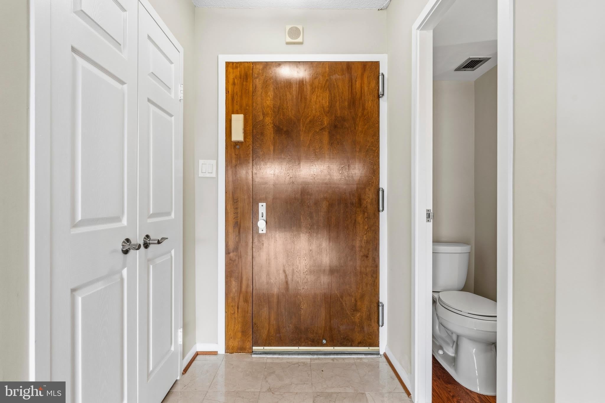 400 MADISON Street – photo 4