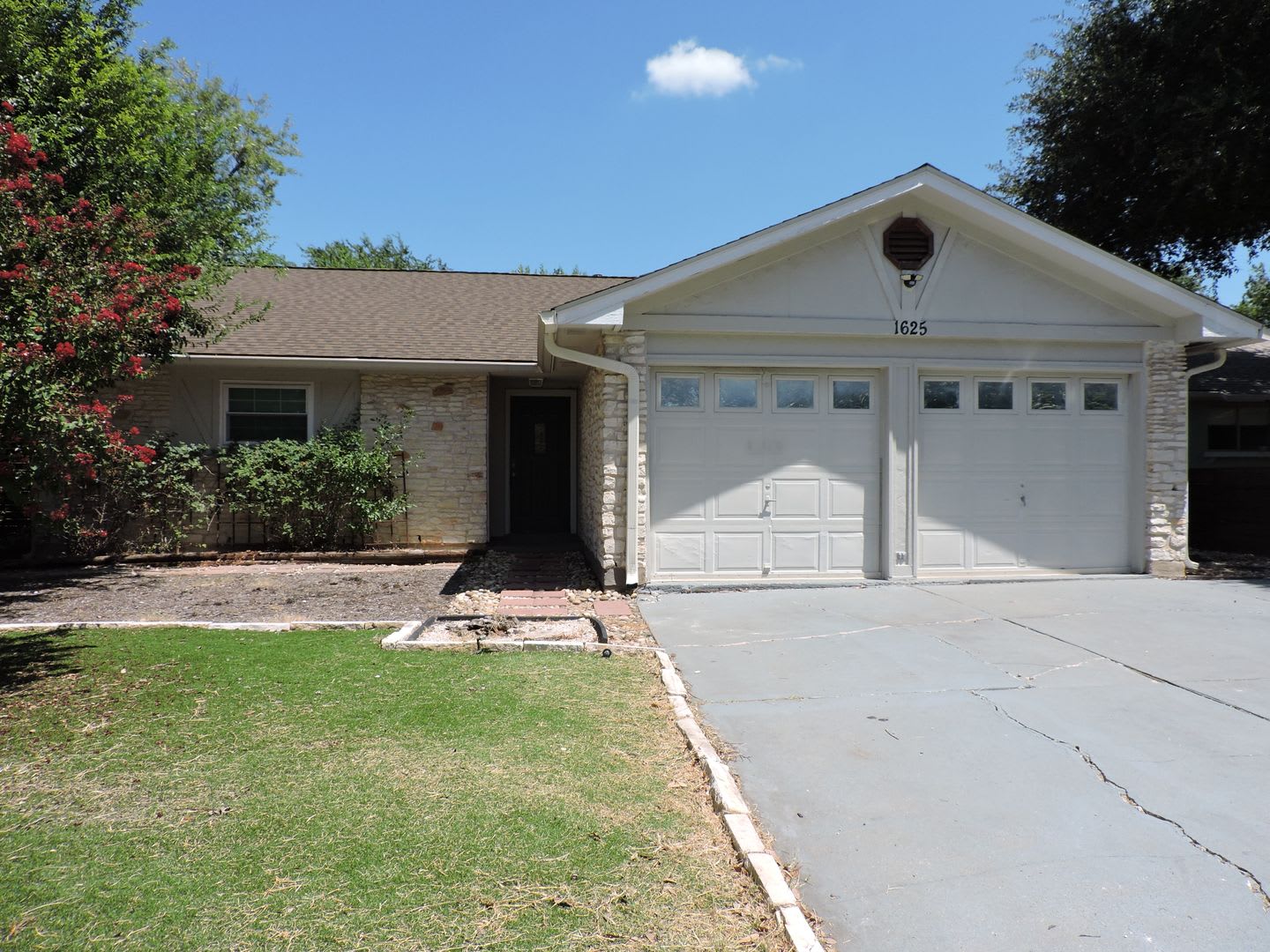 NICE ONE STORY HOME IN COOPER OAKS SOUTH AUSTIN – photo 2