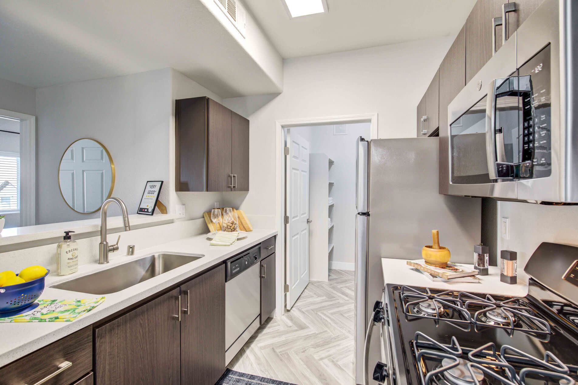 Citron Apartments – photo 2