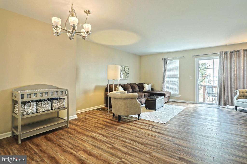 2723 Foxshire Dr – photo 2