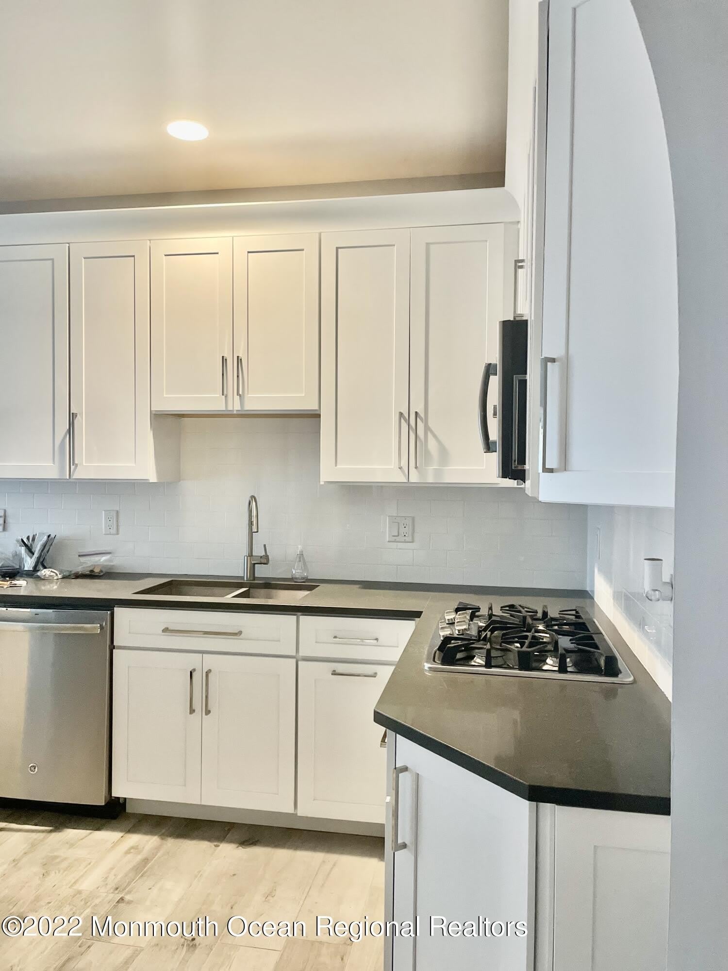 15 Riviera Drive – photo 4