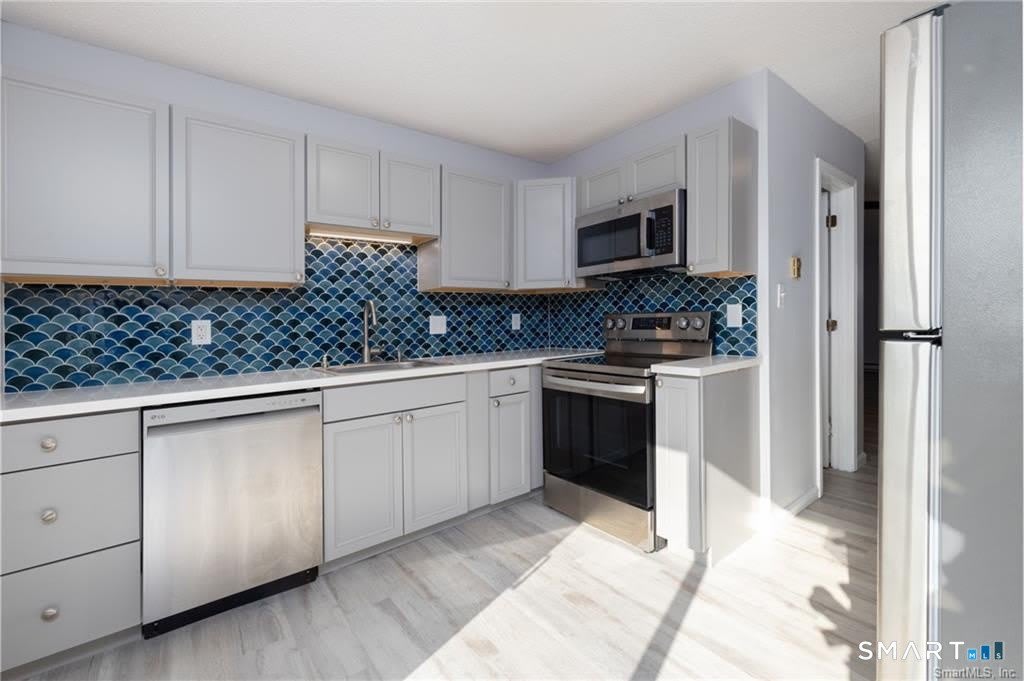 565 Clark Avenue – photo 5