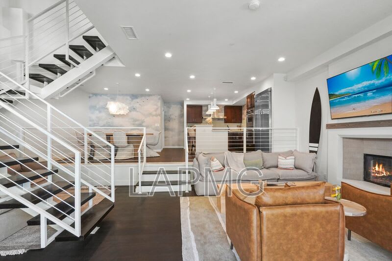 9842 Portola Drive – photo 3