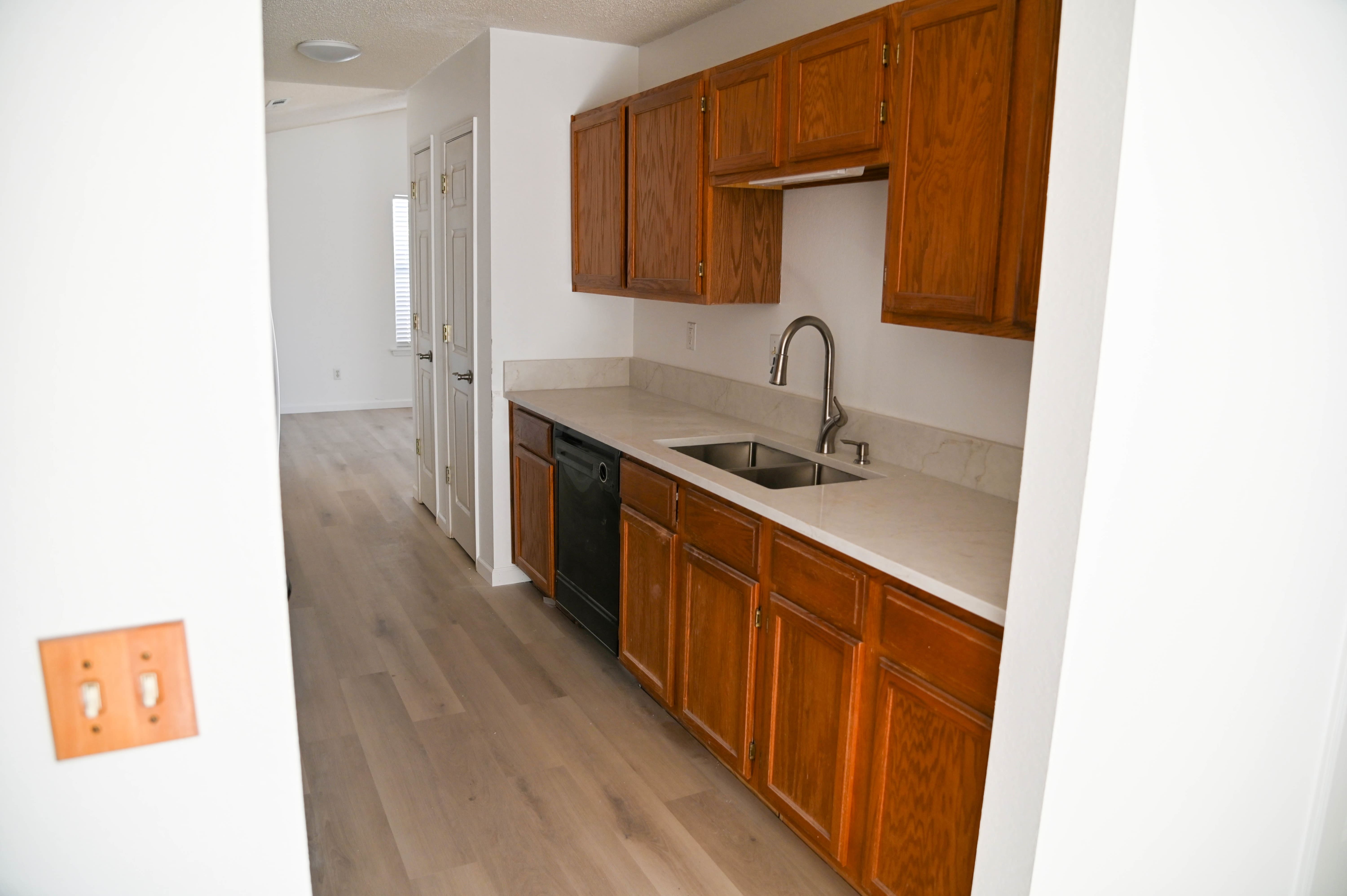 1602 Parkview Place – photo 2