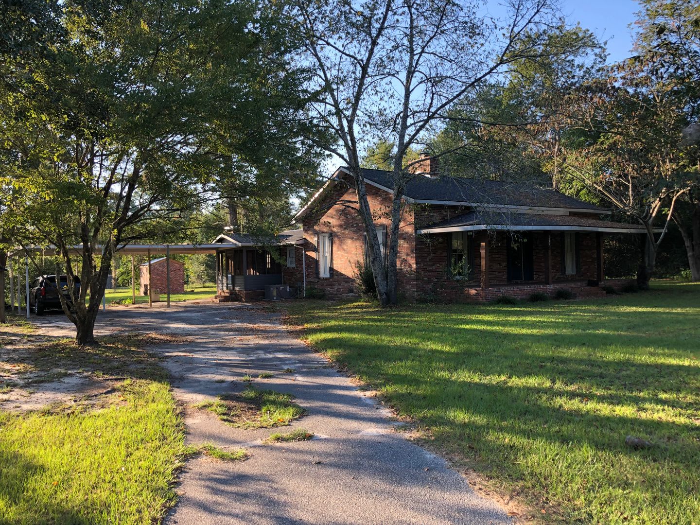 SPACIOUS THREE BEDROOM, TWO BATH HOME – photo 2