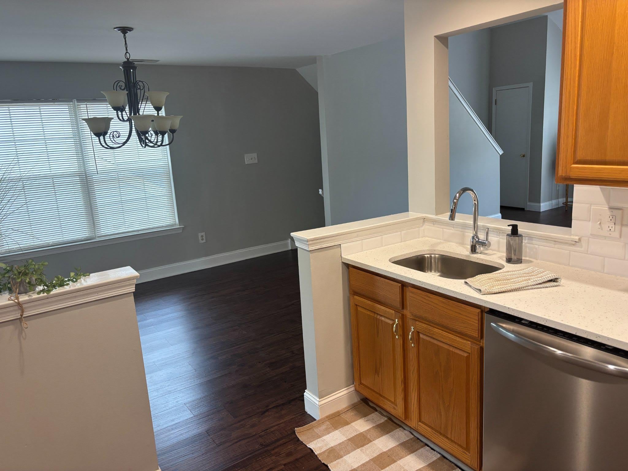 1002 SQUIRREL Road – photo 4