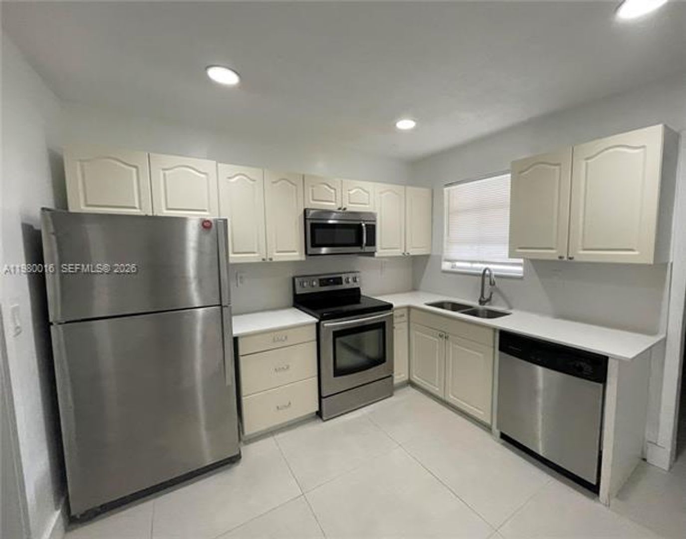 930 Benevento Ave Cu 930 Coral Gables Fl 33146 – photo 5
