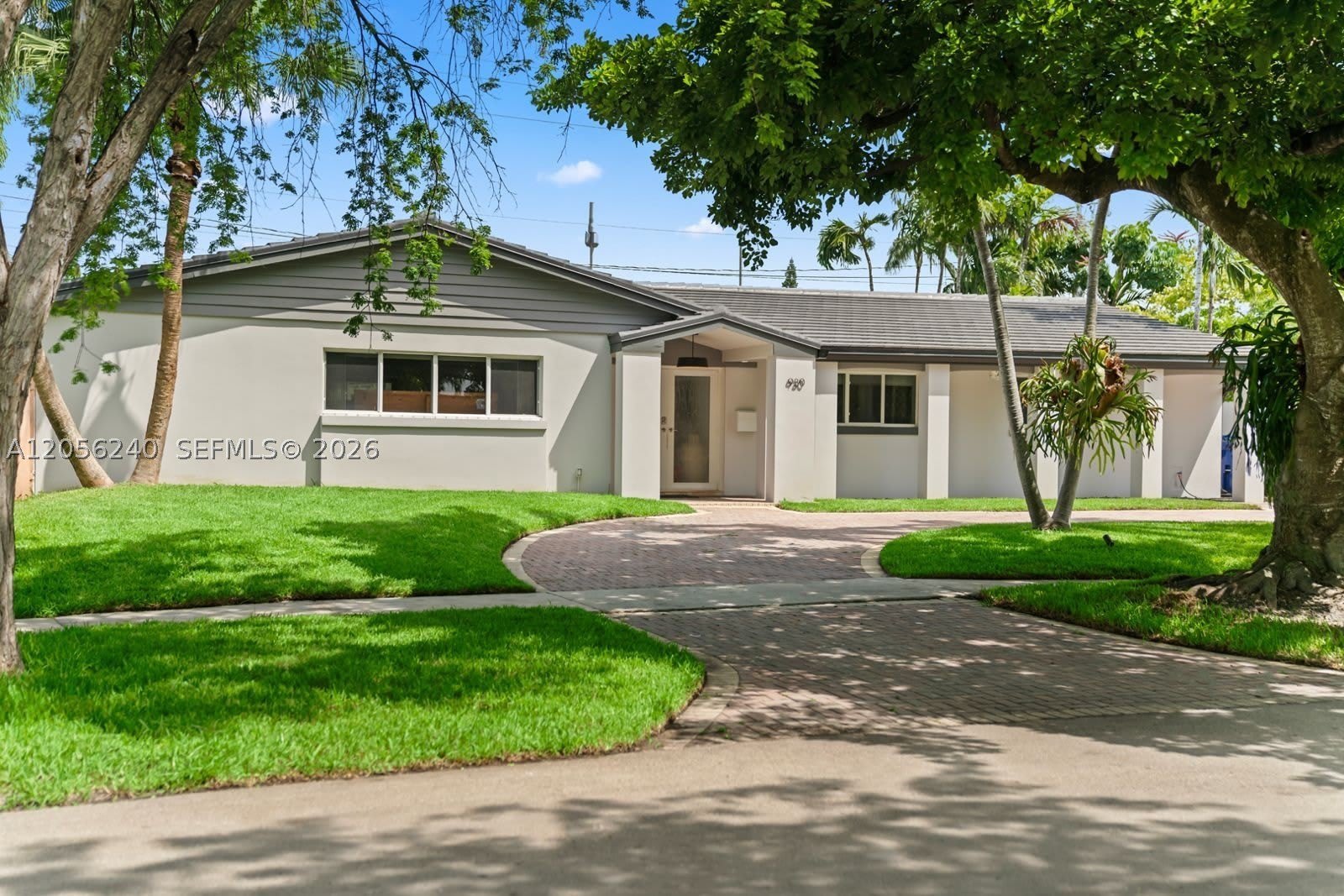 930 Ne 182Nd Ter – photo 1