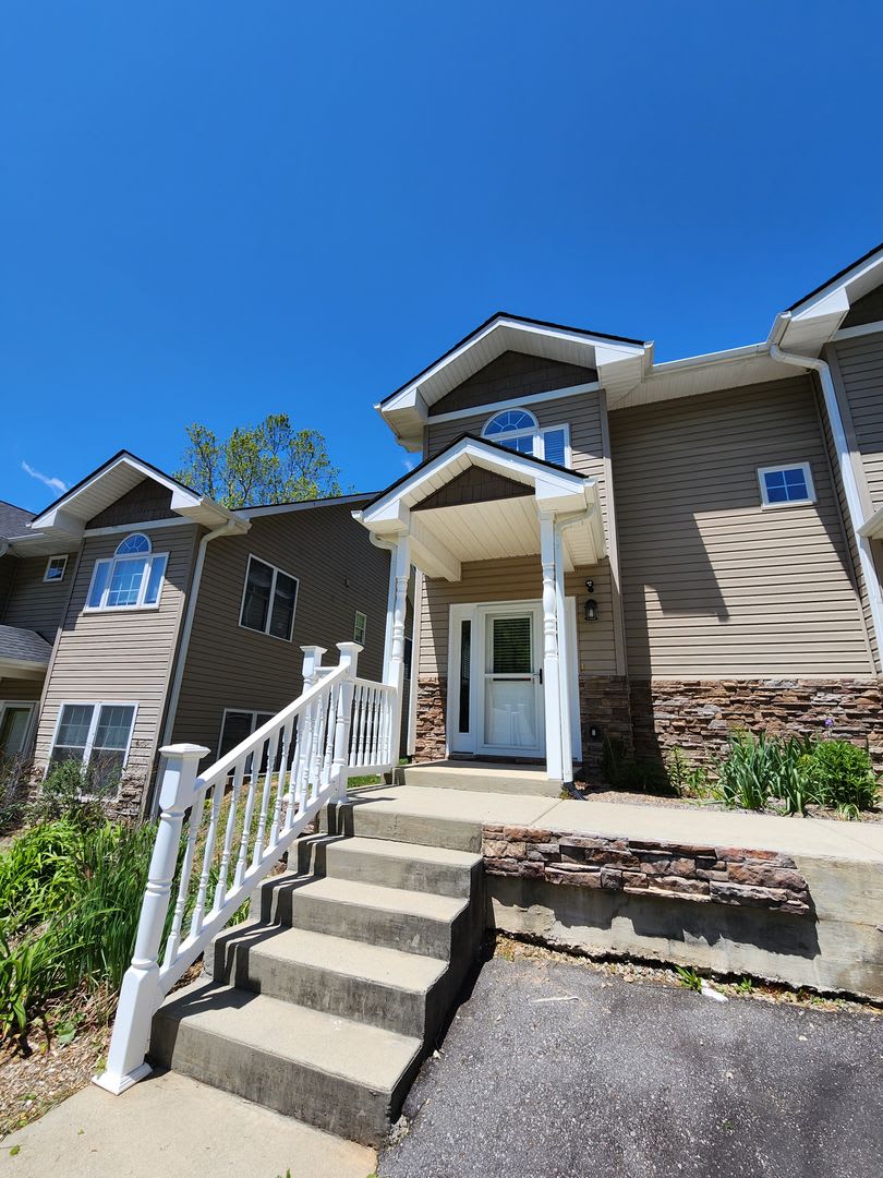 Swannanoa Townhouse – photo 2