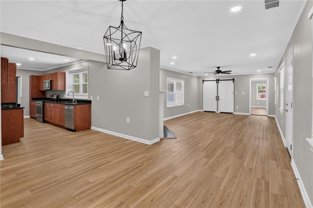 1220 Roxboro Drive NE – photo 2