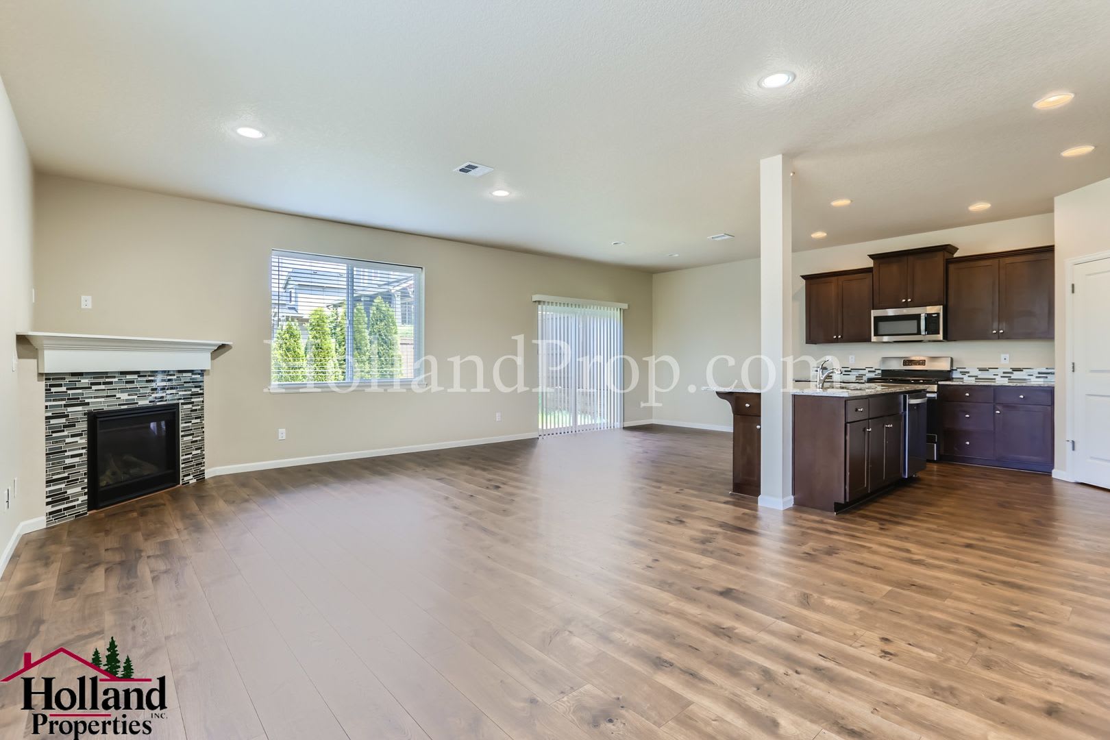 Beautiful Light Filled 4 Bedroom Home With A Charming Backyard New Price 3 195 And Reduced Security Deposit – photo 4