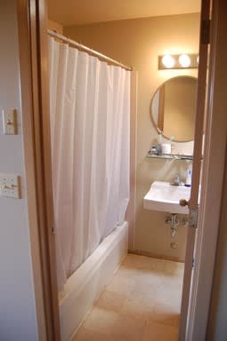 1621 Queen Anne Ave N – photo 5