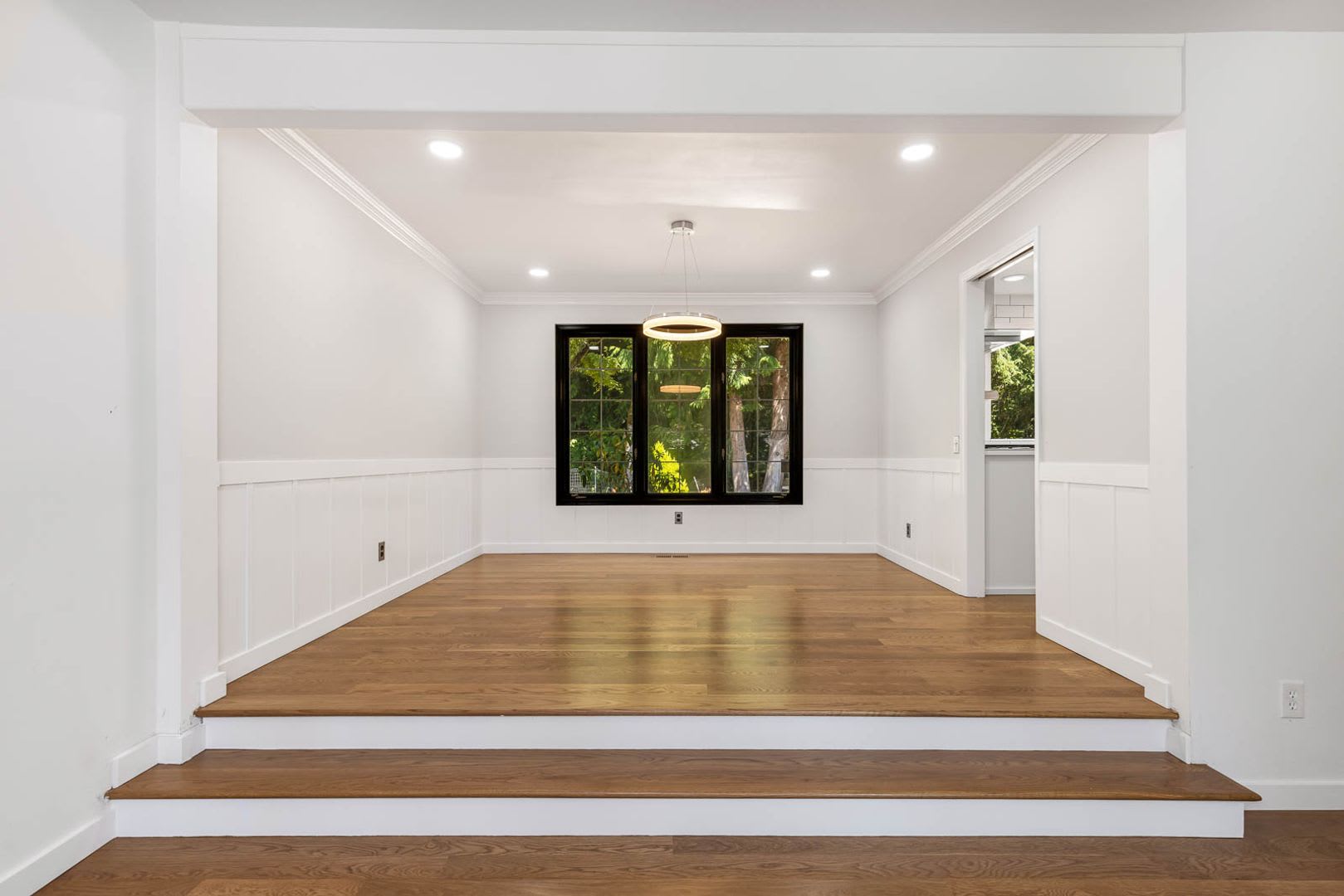 Luxury 4 Bedroom Timberline Retreat with Designer Updates & Greenbelt Views – photo 5