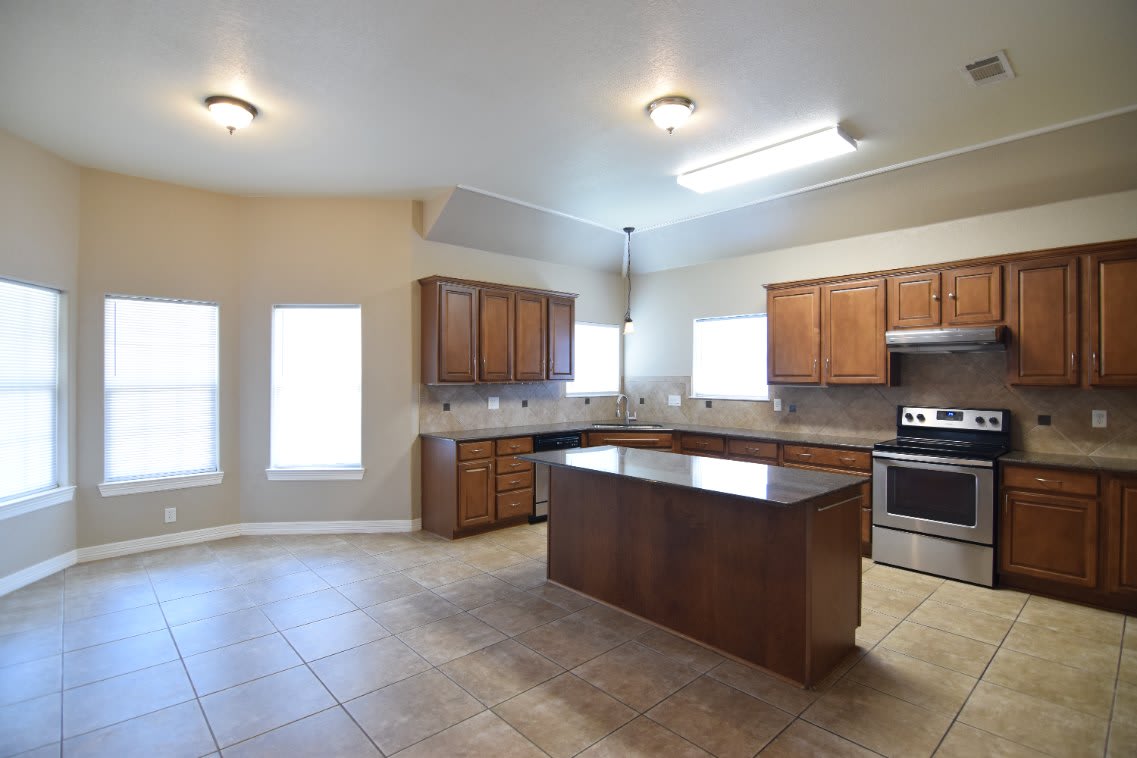 1013 Canyon Ridge Dr – photo 5