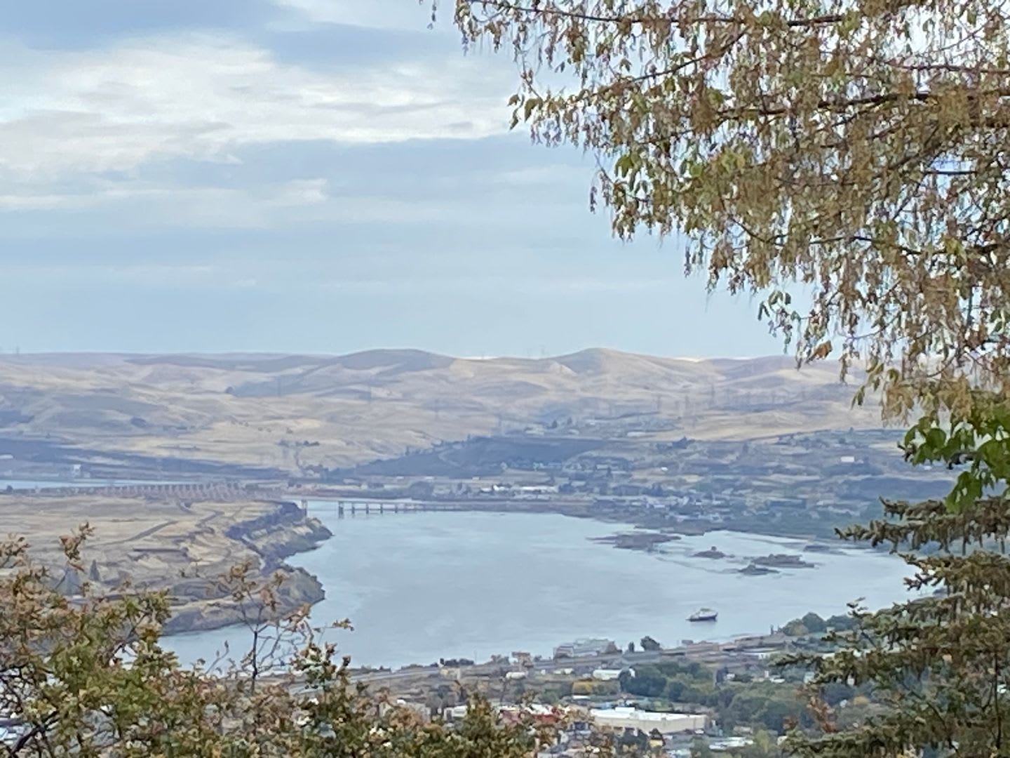 2 Bedroom 1 Bath In The Dalles With Columbia River Views – photo 2