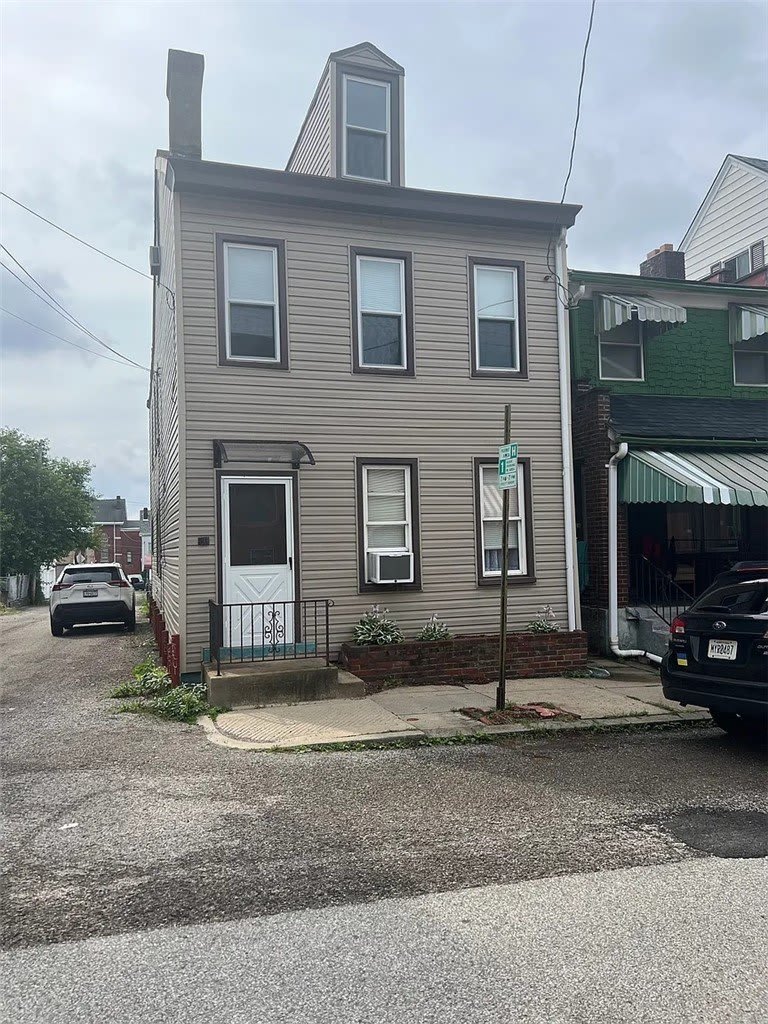 513 Edmond St – photo 1