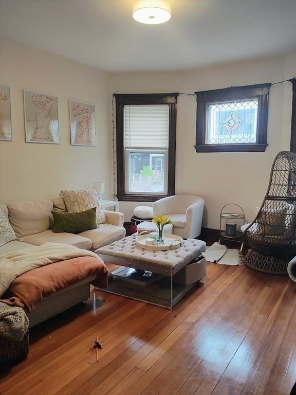 933 East Broadway – photo 4
